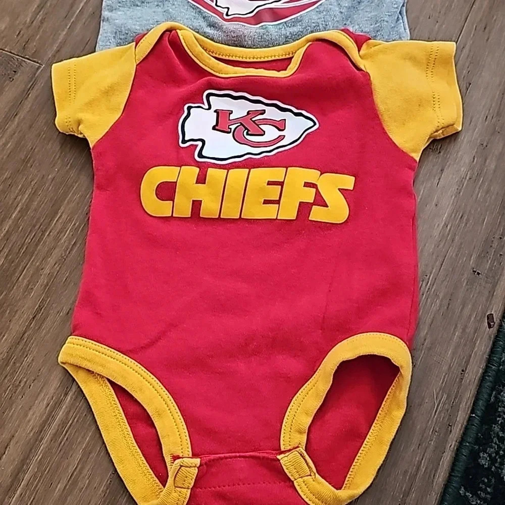KC Chiefs oneies - Picture 2 of 4